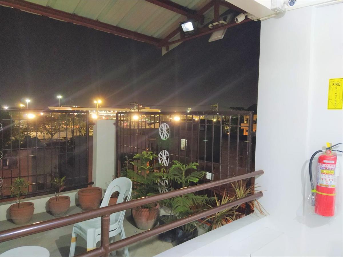 Jb Valdres Apartment Manila Esterno foto