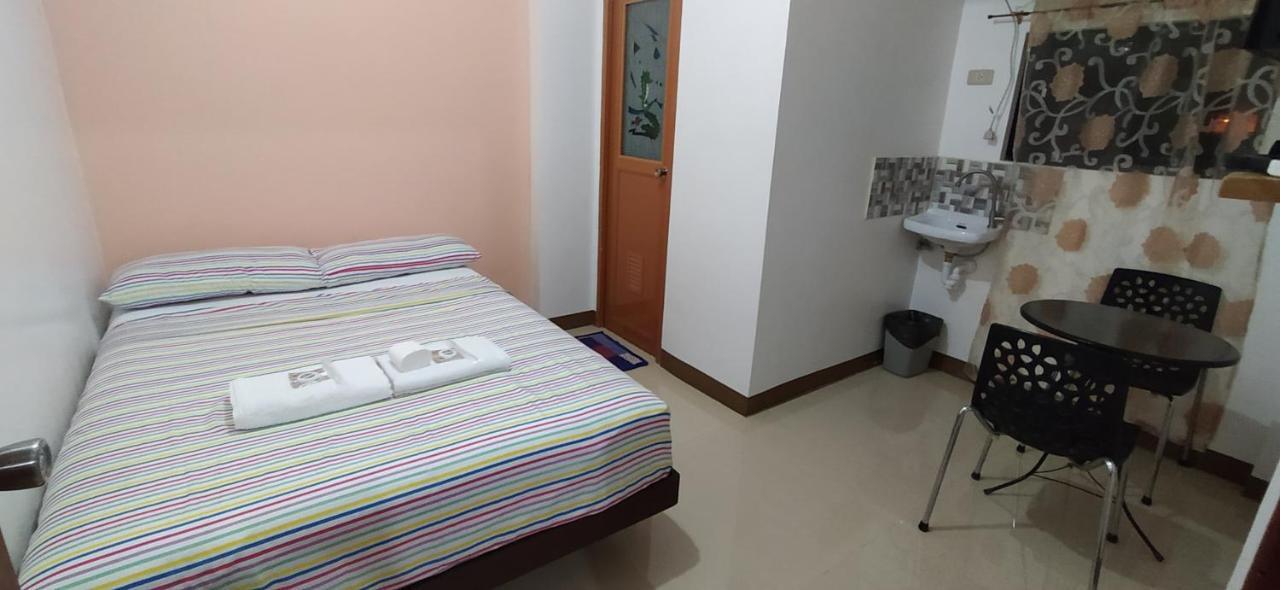 Jb Valdres Apartment Manila Esterno foto